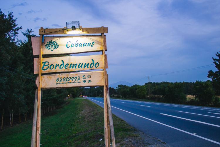 Road sign for Bordemundo