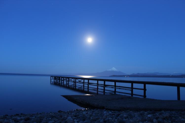 Noche sobre el lago Llanquihue